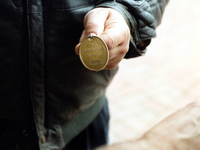 ZOLL-DD: Erfolgreiche Durchsuchungen nach Betäubungsmitteln -Drei Festnahmen, Sicherstellungen von Betäubungsmitteln und Bargeld- - Foto: presseportal.de