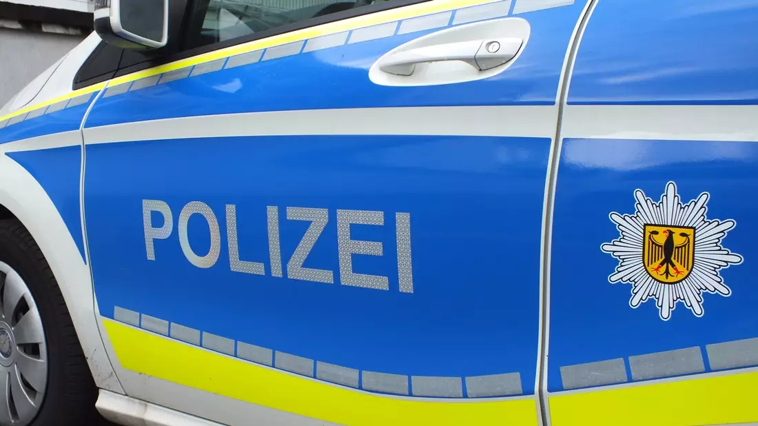 BPOL-KS: Mann entblößt sich vor Reisenden und greift Bundespolizisten an - Bild: presseportal.de