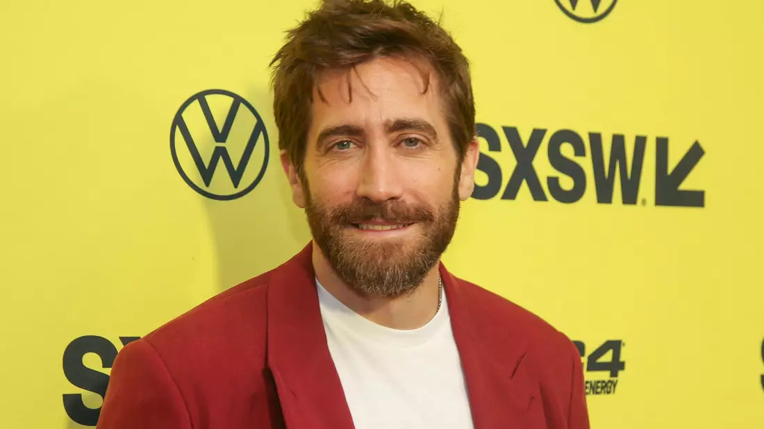 Jake Gyllenhaal spielt im Remake von «Road House» die Rolle, die einst Patrick Swayze spielte. - Bild: Jack Plunkett/AP/dpa