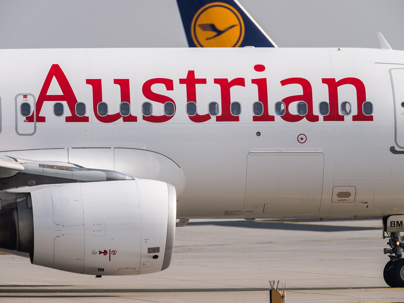 Rund 50.000 Passagiere sind von den Flugausfällen bei Austrian Airlines betroffen (Archivbild). - Foto: Silas Stein/dpa