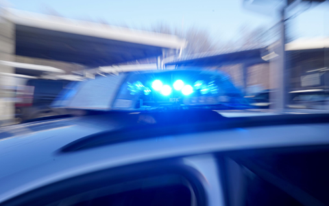 An einer Talsperre ist ein Baukran umgestürzt, die Zahl der Verletzten ist unklar. - Foto: Marcus Brandt/dpa