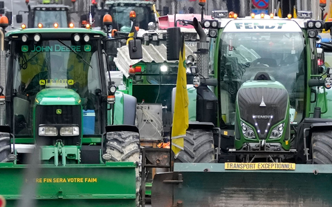 Protestierende Landwirte in Brüssel. - Foto: Virginia Mayo/AP/dpa