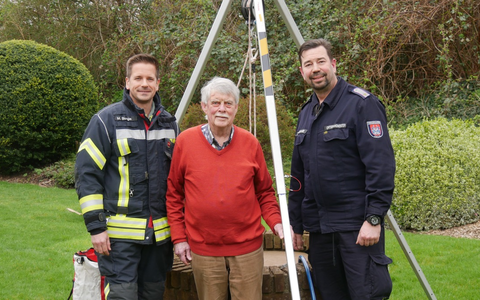 FW Celle: Danke nach Rettung aus Brunnen - Feuerwehr rät zur Vorsicht! - Foto: presseportal.de