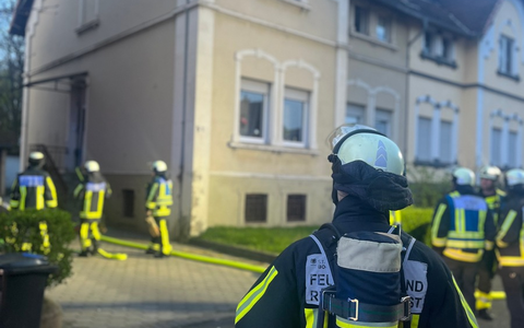 FW-BO: Zimmerbrand in Hofstede - zwei Haustiere gerettet - Foto: presseportal.de