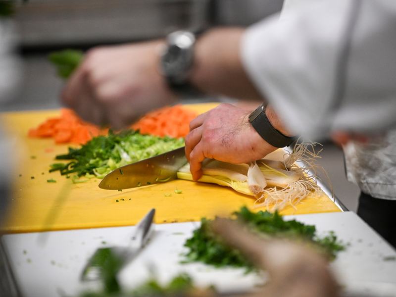 340 deutsche Gastro-Betriebe sind vom «Guide Michelin» ausgezeichnet worden. - Foto: Jens Kalaene/dpa