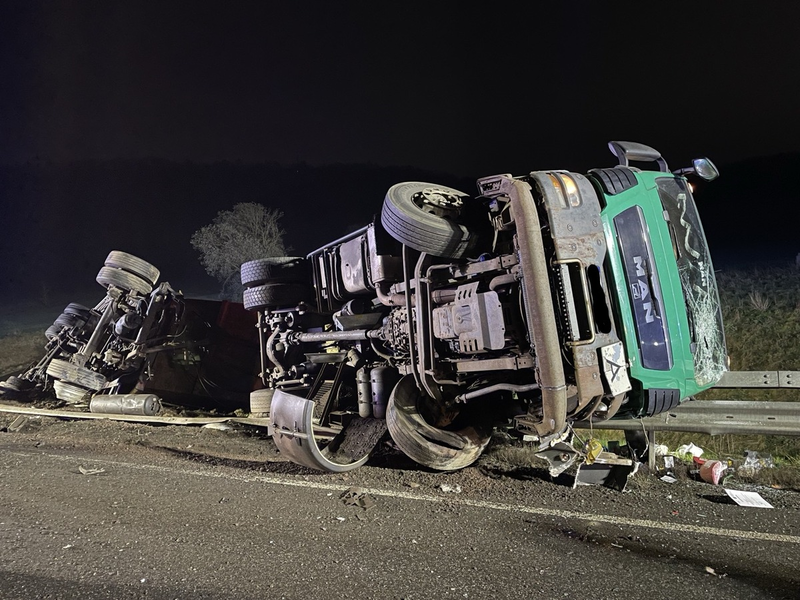 POL-PDTR: LKW-Unfall auf Bundesstraße 41 - Foto: presseportal.de