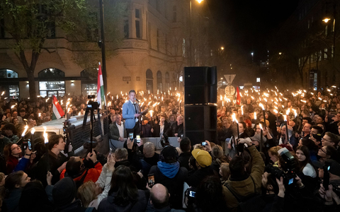 Peter Magyar bezeichnet Viktor Orban als «Kopf des Mafia-Staats». - Foto: Denes Erdos/AP/dpa