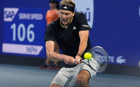 Alexander Zverev reagiert auf einen verpassten Punkt. - Foto: Marta Lavandier/AP