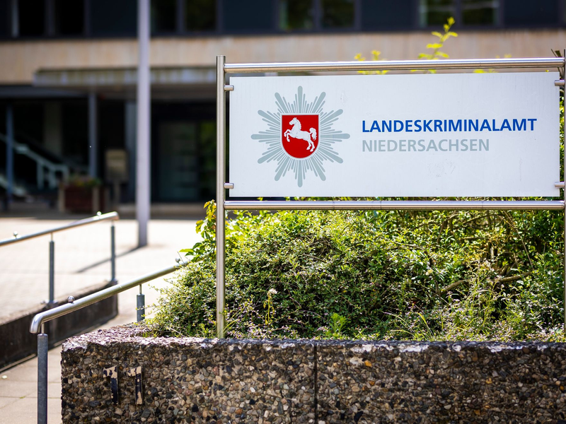 Das LKA Niedersachsen ist seit Jahren mit Zielfahndern auf der Suche nach den Ex-RAF-Terroristen. - Foto: Moritz Frankenberg/dpa