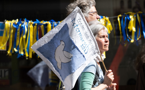 «Es gibt keine Friedenspolitik von Rechts», sagen die Spitzen der Linken im Bundestag. - Foto: Sebastian Gollnow/dpa