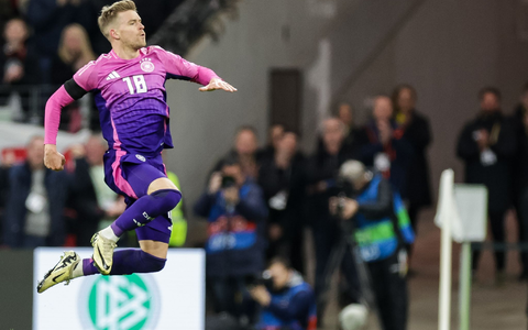 Maximilian Mittelstädt jubelt nach seinem Premierentreffer im DFB-Trikot. - Foto: Christian Charisius/dpa