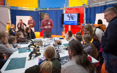 Für mehr Nachrichtenkompetenz und Transparenz im Journalismus: Bundesweite Newscamp-Serie von #UseTheNews erfolgreich gestartet - Foto: presseportal.de