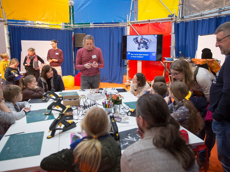 Für mehr Nachrichtenkompetenz und Transparenz im Journalismus: Bundesweite Newscamp-Serie von #UseTheNews erfolgreich gestartet - Foto: presseportal.de