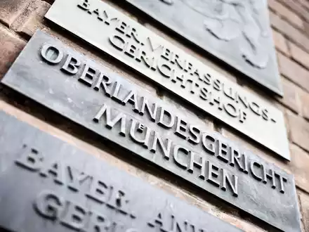 Mit einem Urteil wird im kommenden Jahr gerechnet. - Foto: Matthias Balk/dpa