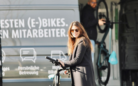 Mobiler Bike-Service von Company Bike: Nachhaltiges Full-Service-Konzept für Großunternehmen im Bereich Firmenradleasing - Foto: presseportal.de Mobiler Bike-Service von Company Bike: Nachhaltiges Full-Service-Konzept für Großunternehmen im Bereich Firmenradleasing - Foto: presseportal.de