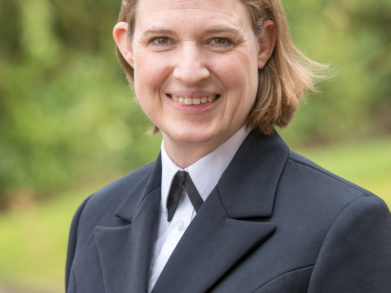 Folgt als Kommandeurin auf Fregattenkapitän Carsten Schlüter: Inka von Puttkamer. - Foto: Bundeswehr/Marine/dpa