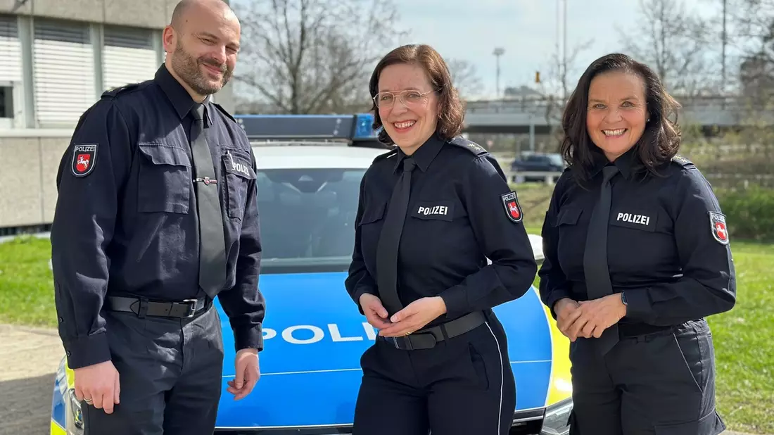 POL-WOB: Wechsel im Führungsteam der Polizeiinspektion Wolfsburg-Helmstedt Der amtierende Leiter Einsatz Markus Glomb wurde mit Ablauf des Februars von Daniela Kühl abgelöst - Bild: presseportal.de
