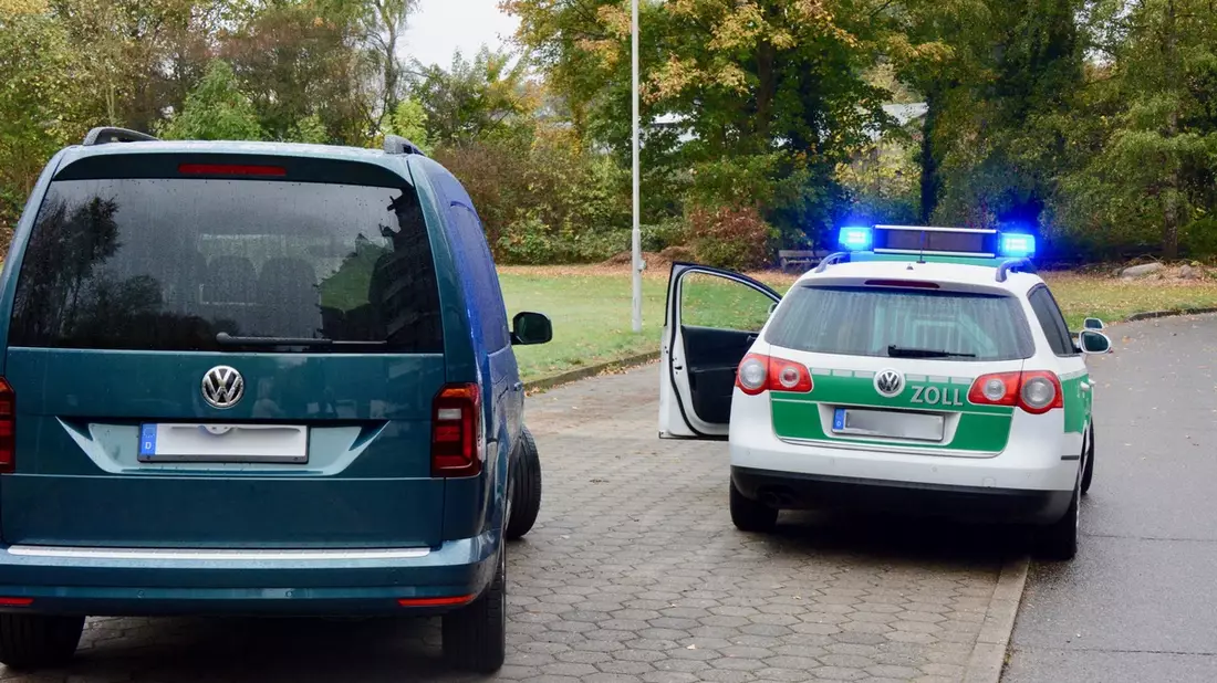 HZA-DU: Das kommt den Zöllnern spanisch vor - Zoll stellt Rauschgiftschmuggler - Bild: presseportal.de