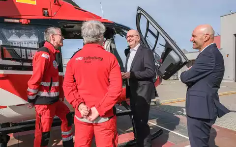 DRF Luftrettung in Angermünde / Ministerpräsident Dr. Dietmar Woidke besucht Christoph 64 - Foto: presseportal.de