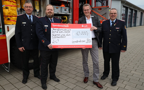 FW-OLL: 10.000EUR für helfende Hände - LzO spendet Geld nach dem Hochwasser - Foto: presseportal.de