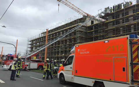 FW-BO: Schwer verletzter Bauarbeiter auf einer Baustelle am Westpark in Bochum - Foto: presseportal.de