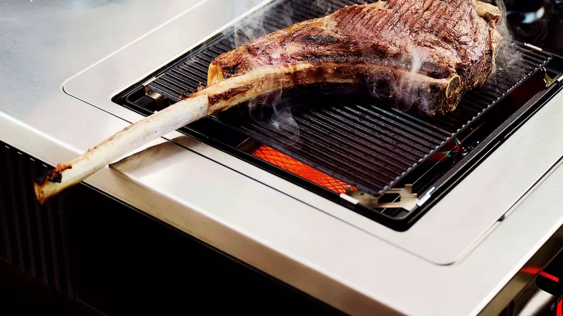 Weltneuheit und Grilltrend 2024! Das Outdoorchef Blazinglas® - Bild: presseportal.de