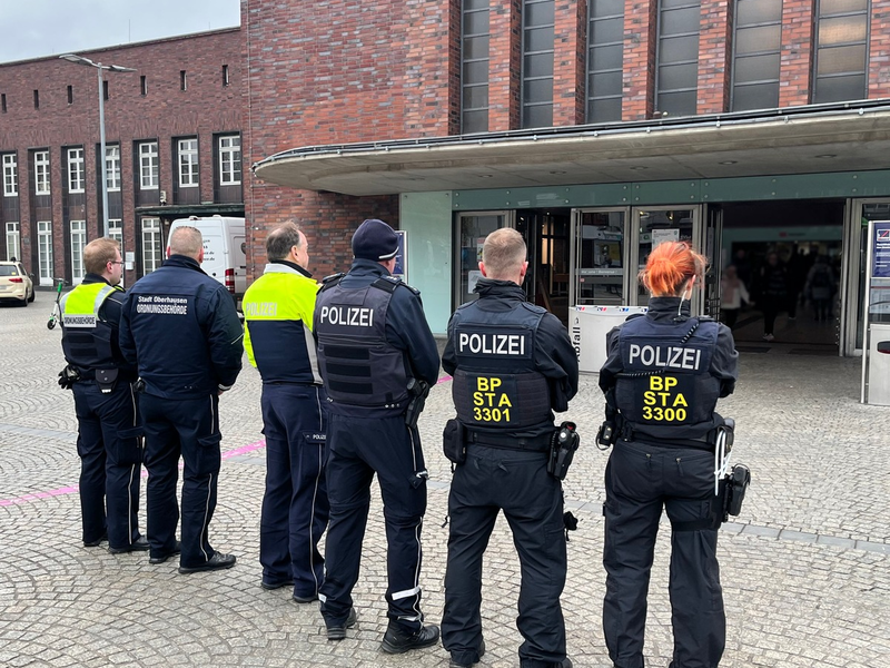 POL-OB: Gemeinsame Kontrolle von Polizei, Bundespolizei und Kommunalem Ordnungsamt am Hauptbahnhof - Foto: presseportal.de