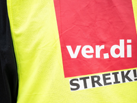 Die Tarifverhandlungen fĂŒr die rund fĂŒnf Millionen BeschĂ€ftigten im Einzelhandel kommen seit Monaten kaum voran. - Foto: Hannes P Albert/dpa