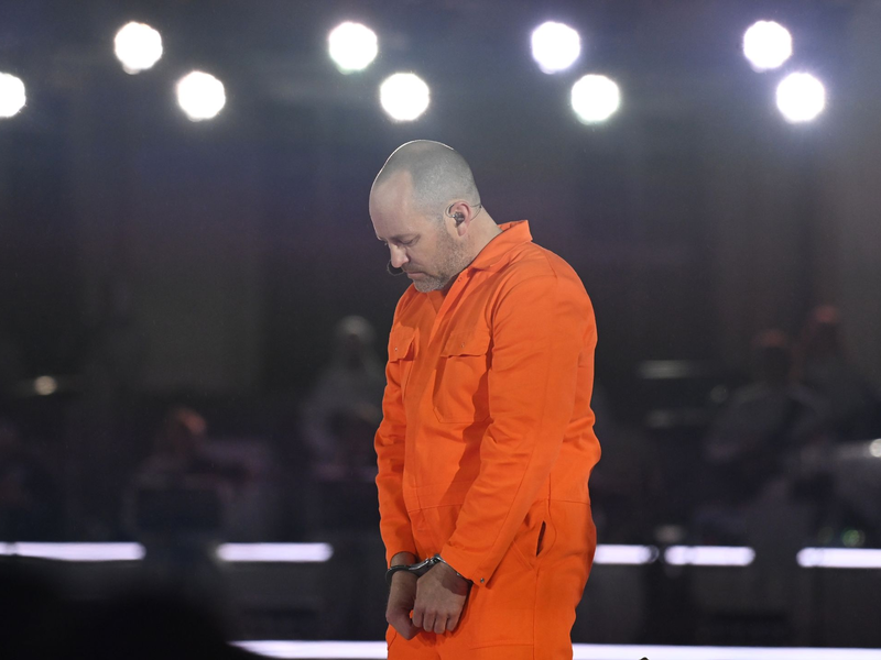 Den größten Redepart hatte Schauspieler Hannes Jaenicke, der als Erzähler durch den biblischen Stoff führte. - Foto: Swen Pförtner/dpa