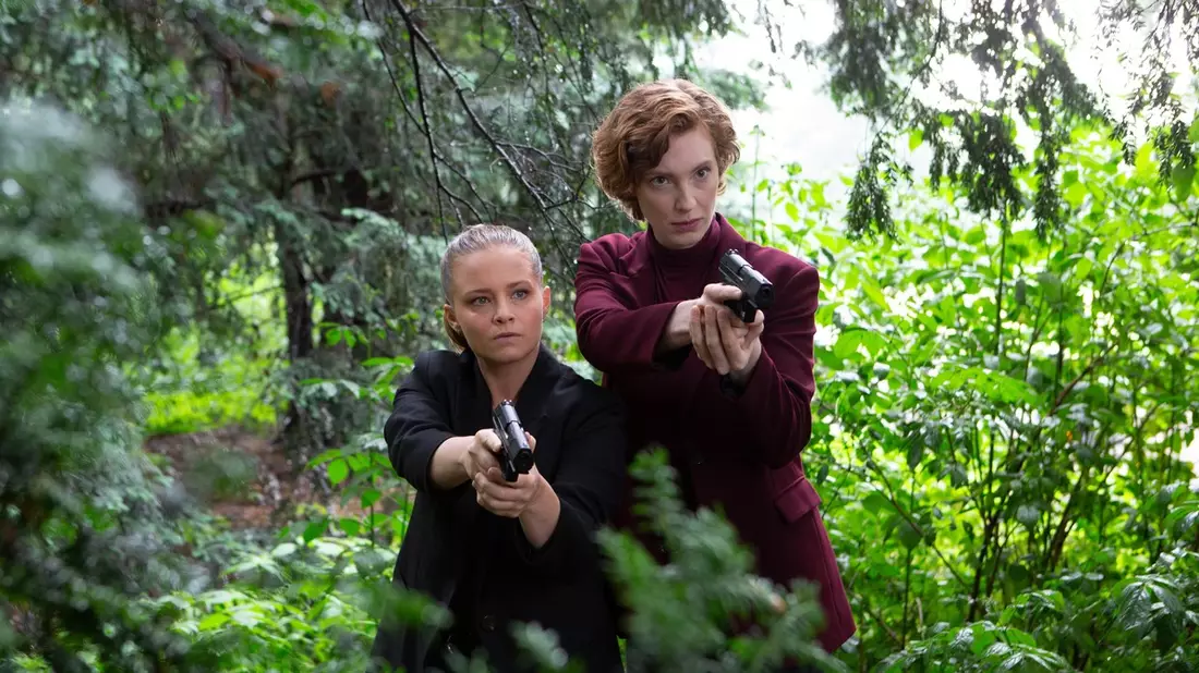 Tatort: Angst im Dunkeln am Ostermontag: Mikroabenteuer im Wald nichts für Jasna Fritzi Bauer und Luise Wolfram - Bild: presseportal.de