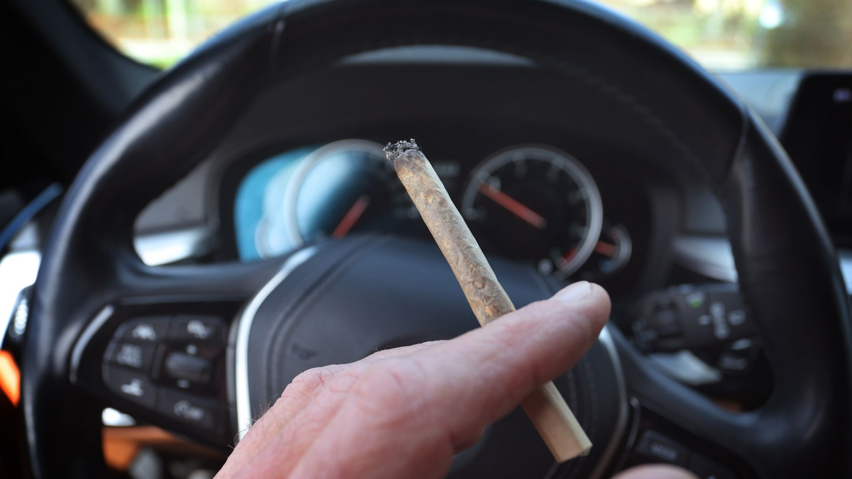 Cannabis am Steuer: Die Polizei in Sachsen-Anhalt will Verkehrskontrollen verstärken. - Foto: Karl-Josef Hildenbrand/dpa