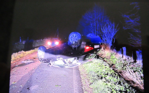 POL-COE: Rosendahl, Darfeld, K36/ Reh ausgewichen: Auto überschlägt sich - Foto: presseportal.de
