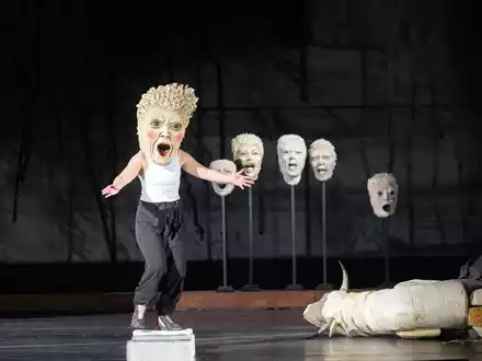 3sat zeigt Starke Stücke vom 61. Berliner Theatertreffen / Inszenierung Die Hundekot-Attacke am Theaterhaus Jena mit 3sat-Preis ausgezeichnet - Foto: presseportal.de