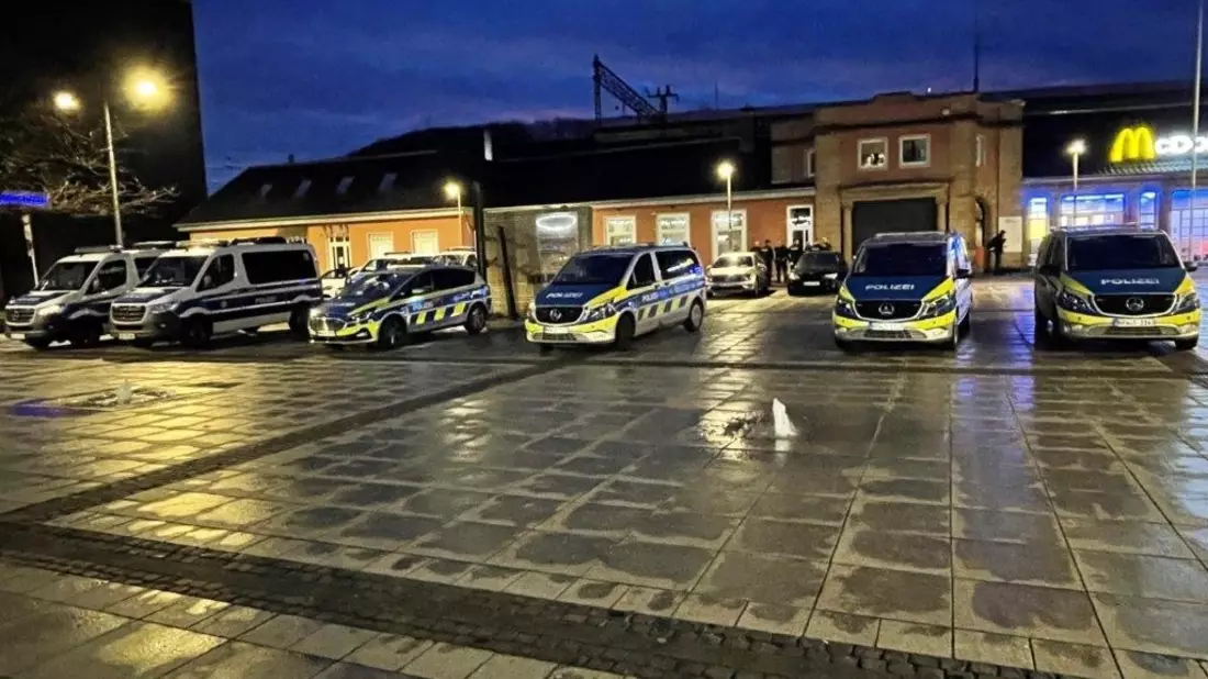 BPOL NRW: Gemeinsamer Schwerpunkteinsatz des Polizeipräsidiums Hagen und der Bundespolizei am Hauptbahnhof Hagen - Bild: presseportal.de