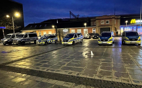 BPOL NRW: Gemeinsamer Schwerpunkteinsatz des Polizeipräsidiums Hagen und der Bundespolizei am Hauptbahnhof Hagen - Foto: presseportal.de
