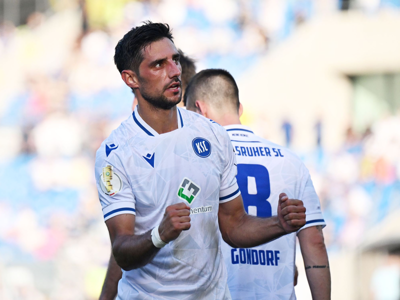 Lars Stindl wird seine Karriere nach dieser Saison im KSC-Trikot beenden. - Foto: Uli Deck/dpa