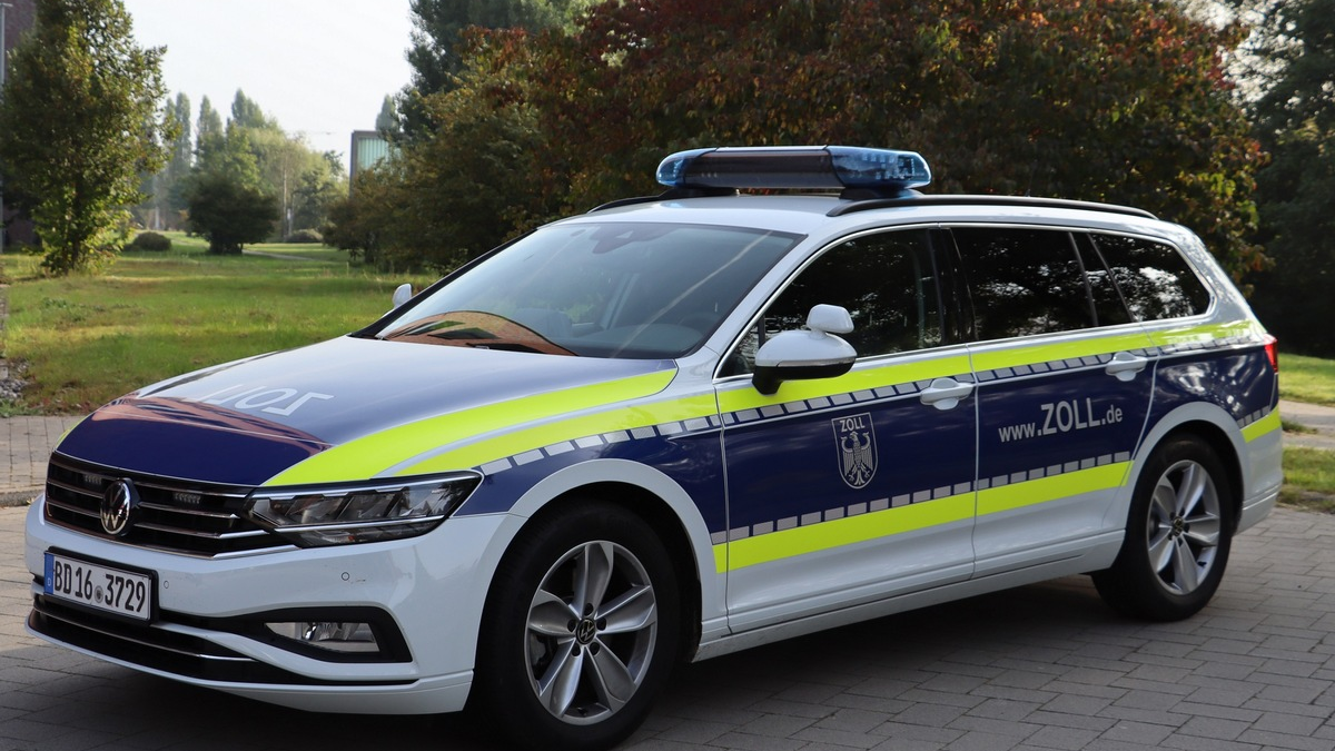 HZA-MS: Zoll Münster stellt illegale Potenzmittel an der Autobahn 3 sicher / Medikament in Deutschland nicht zugelassen - Foto: presseportal.de