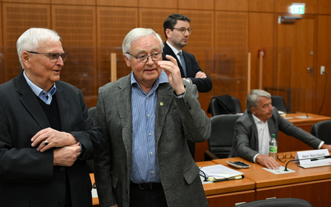Die Vorsitzende Richterin Eva-Marie Distler schlägt die Einstellung des Verfahrens gegen Ex-DFB-Präsident Theo Zwanziger vor.  - Foto: Arne Dedert/dpa/POOL/dpa