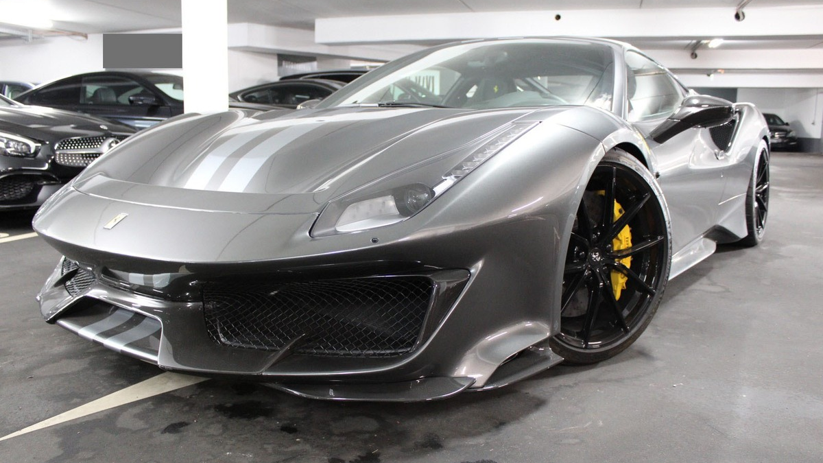 POL-D: +++Aktuelle Fahndung+++ - Fahrzeugdiebstahl aus Tiefgarage - Ferrari 488 Pista und Ferrari 812 GTS entwendet - Foto: presseportal.de