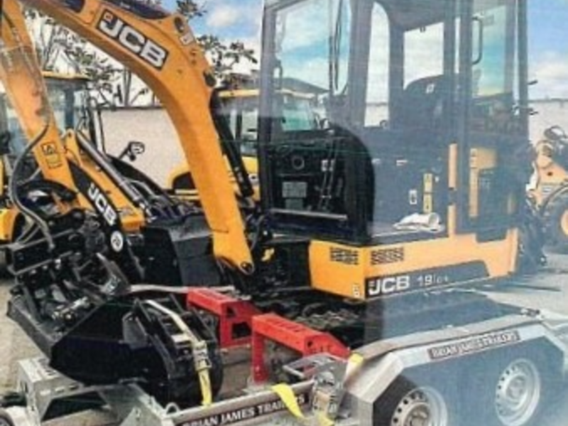 LPI-NDH: Zeugenaufruf: Unbekannte entwenden Minibagger und Anhänger - Foto: presseportal.de