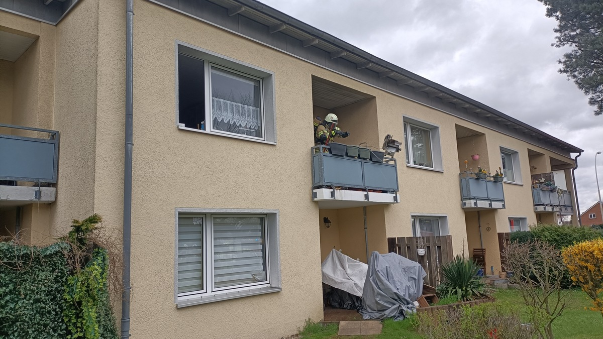 FW Lehrte: Bewohner aus Brandwohnung gerettet - Foto: presseportal.de