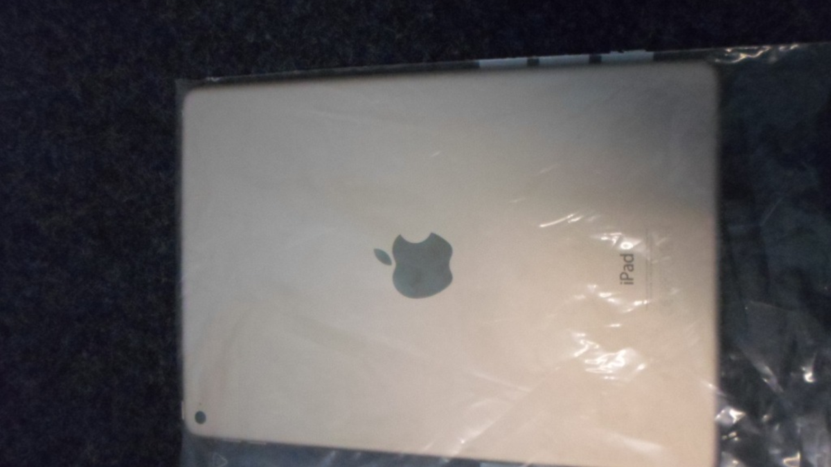 POL-NI: Nienburg - Wem gehören diese Apple-Geräte? - Foto: presseportal.de