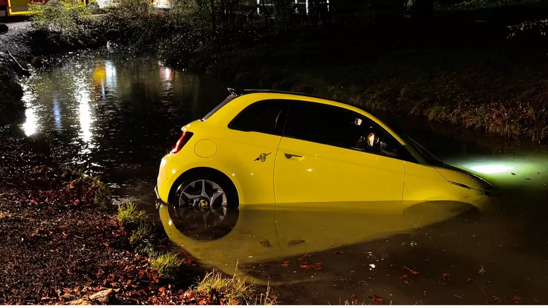 FW-M: Fiat 500 Abarth geht Baden (Altstadt-Lehel) - Bild: presseportal.de