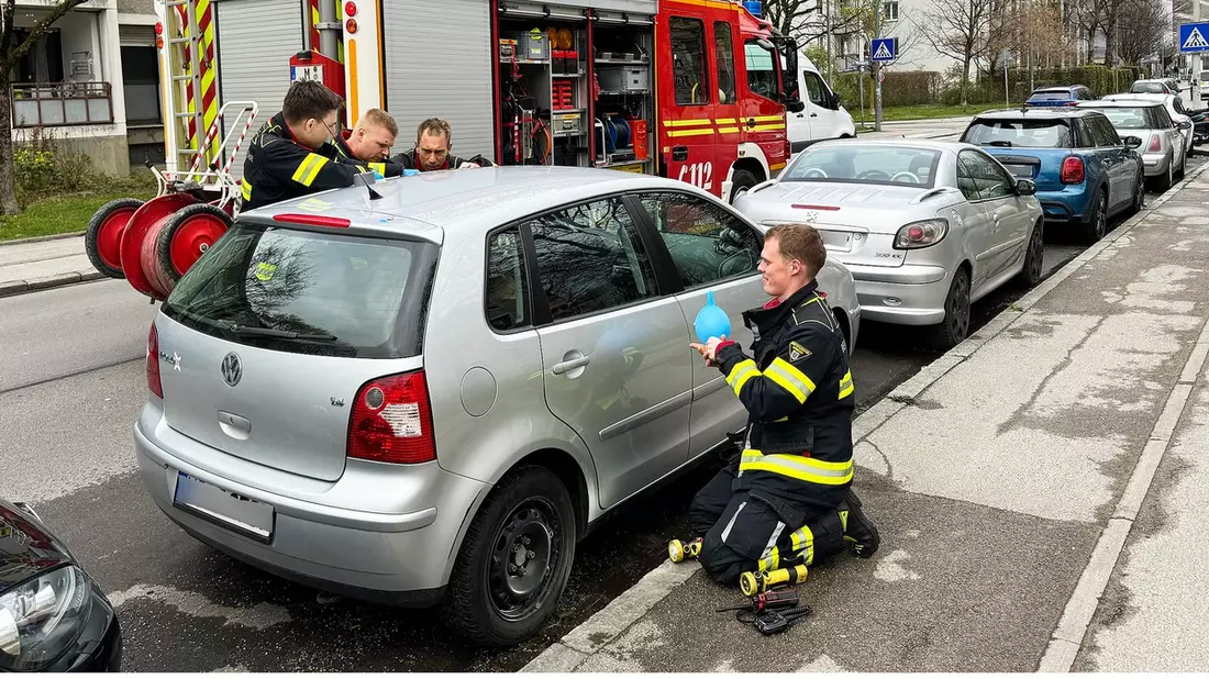 FW-M: Und plötzlich war das Auto zu (Milbertshofen) - Bild: presseportal.de