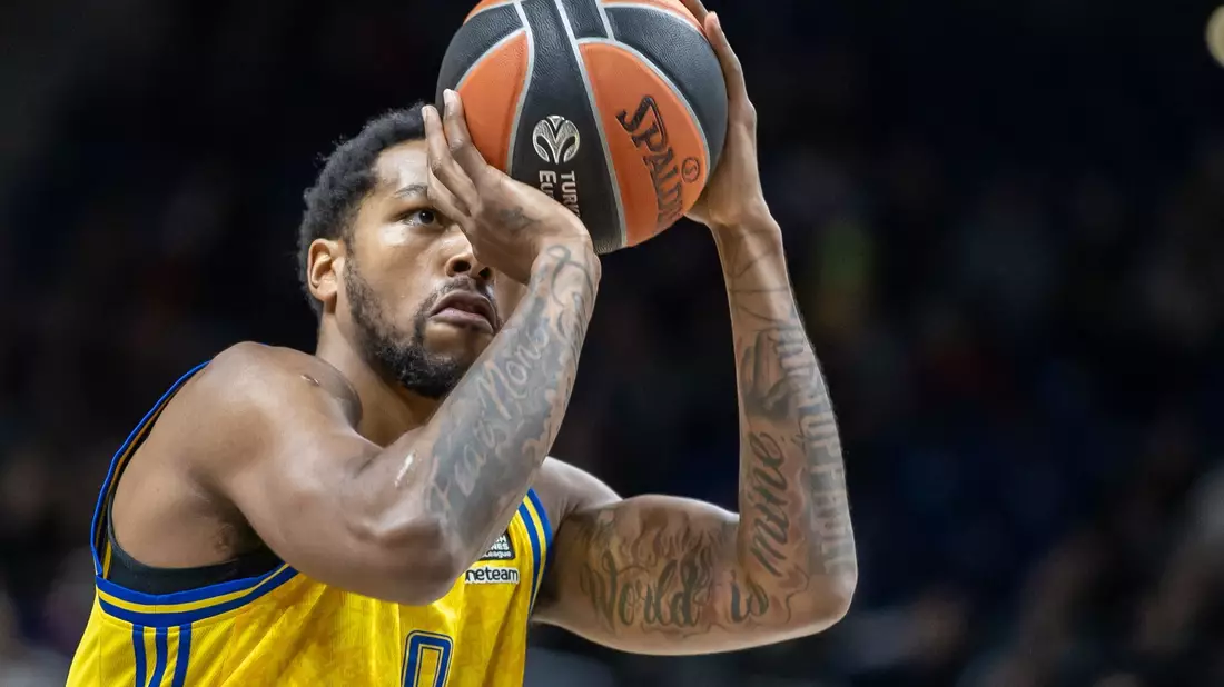 Mit 17 Punkten Albas bester Werfer bei der Niederlage in Istanbul: Sterling Brown. - Bild: Andreas Gora/dpa/Archivbild