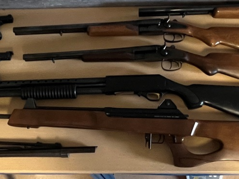 POL-SBR-BURB: Sicherstellung mehrerer scharfer Schusswaffen und einer Vielzahl von Munition - Foto: presseportal.de