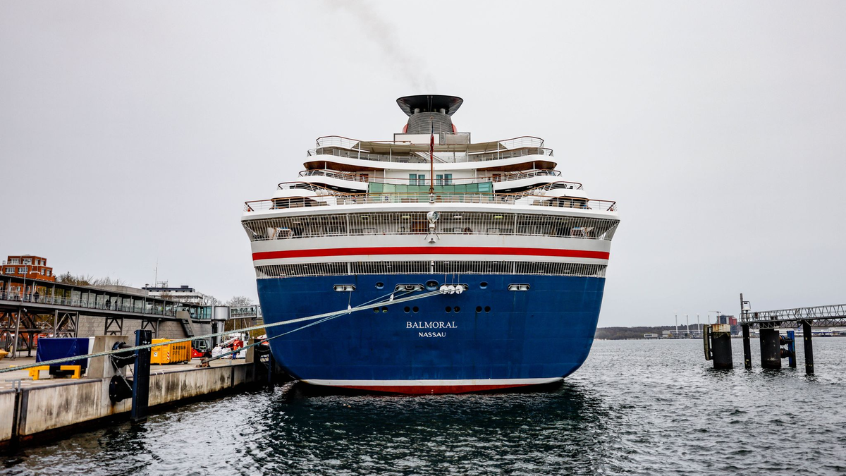 Das Thema Nachhaltigkeit rückt bei Reedereien stärker in den Fokus. Bei ihren Neubauten setzen sie unter anderem auf alternative Treibstoffe. - Foto: Axel Heimken/dpa