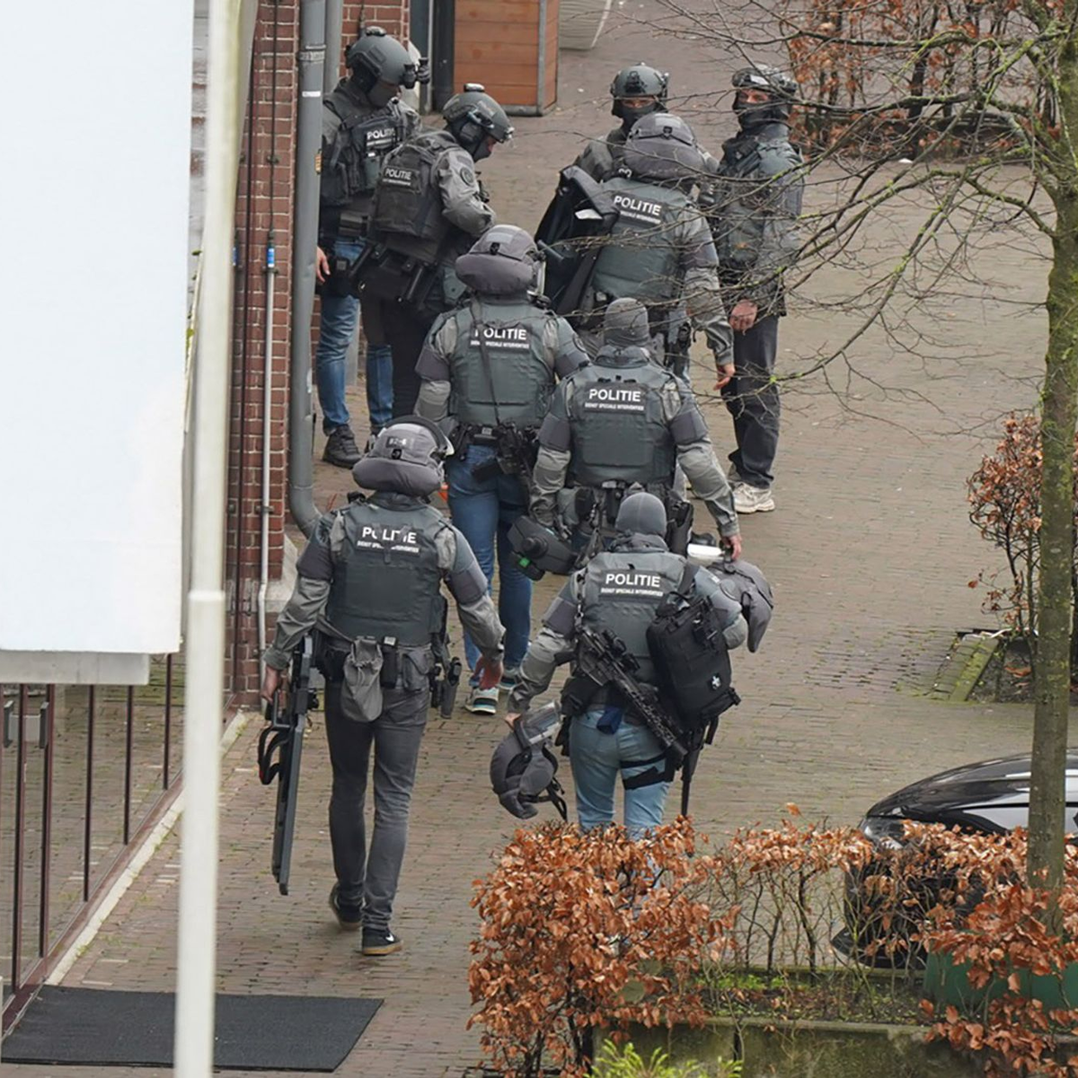 In der niederländischen Stadt Ede in der Provinz Geldern sind mehrere Menschen als Geiseln genommen worden. - Foto: ANP/dpa