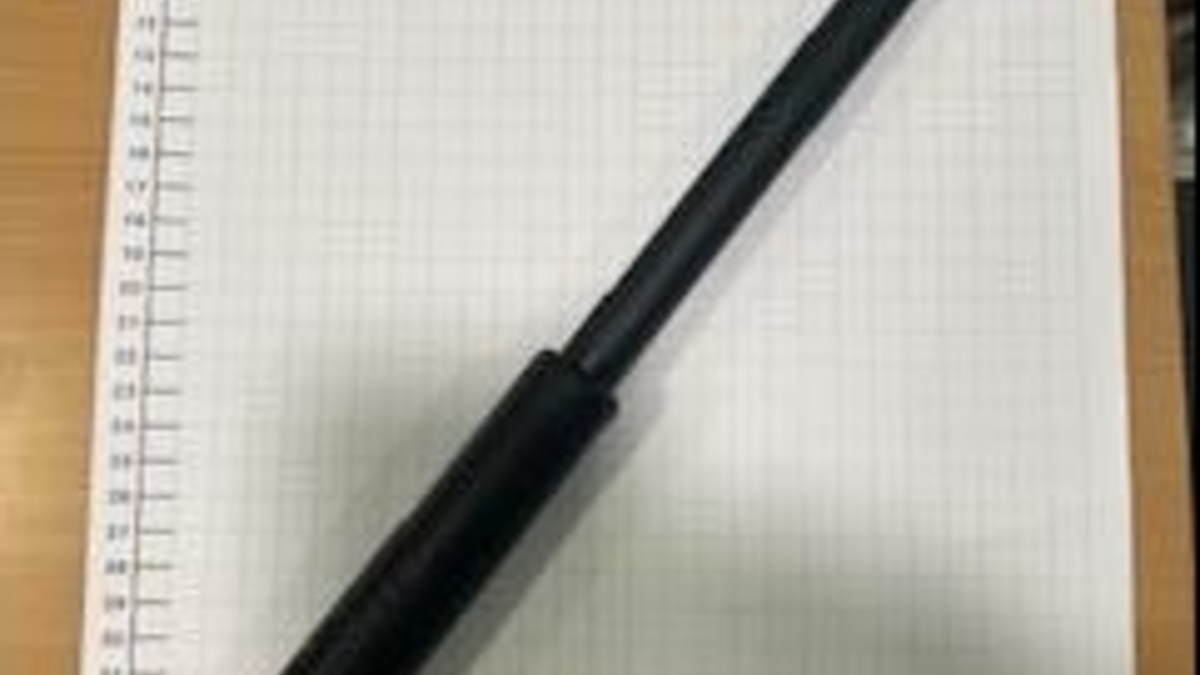 BPOL NRW: Bundespolizisten stellen Teleskopschlagstock sicher - Foto: presseportal.de