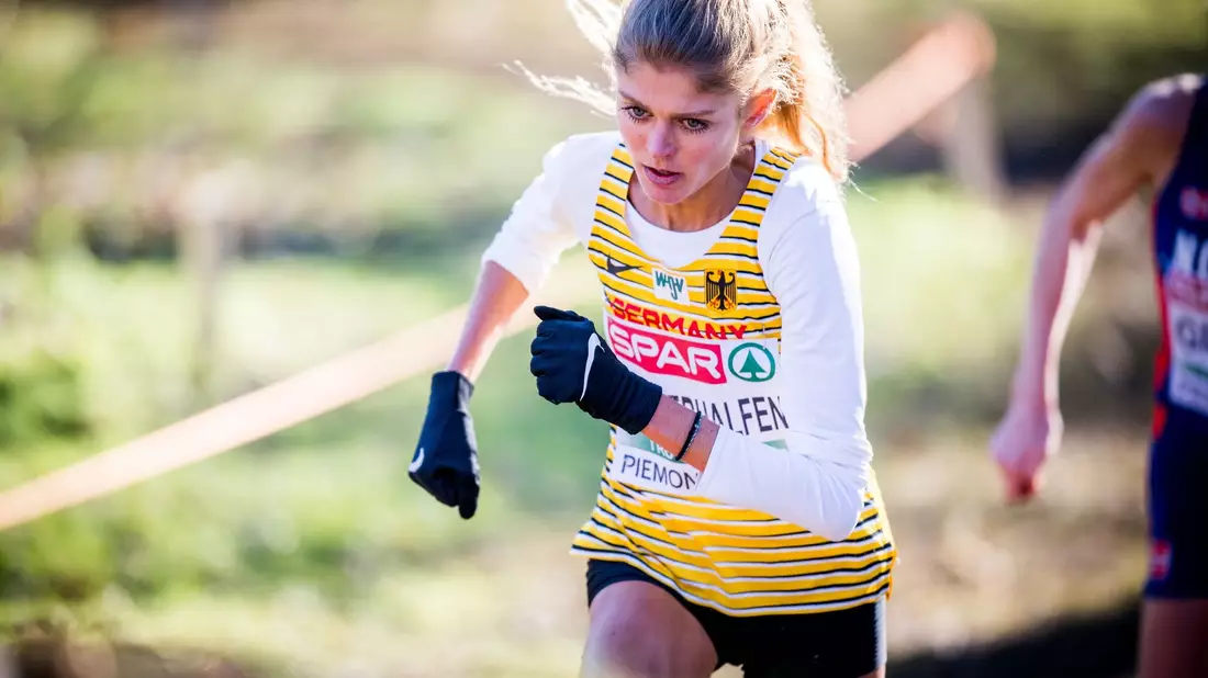 Benötigte für die zehn Kilometer beim Osterlauf in Paderborn 32:09 Minuten: Konstanze Klosterhalfen. - Bild: Jasper Jacobs/BELGA/dpa